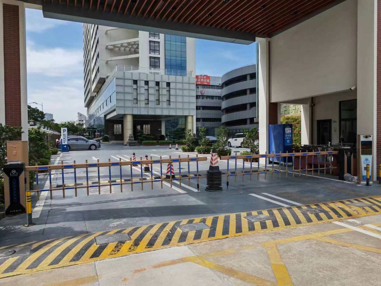 龍崗平湖街道交警大隊(duì)無人值守停車場 政務(wù)機(jī)構(gòu)智慧停車場案列 第2張