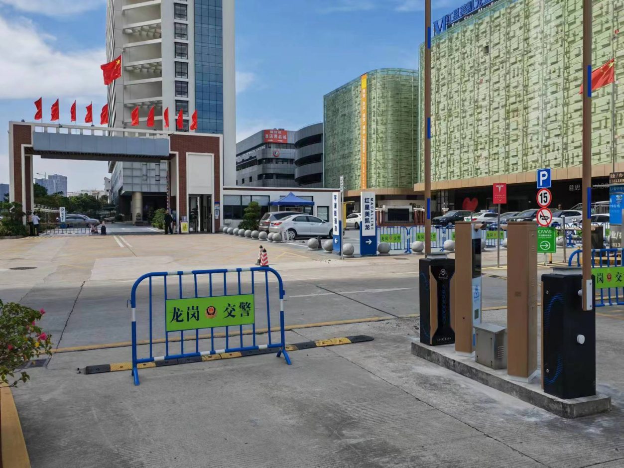 龍崗平湖街道交警大隊(duì)無人值守停車場 政務(wù)機(jī)構(gòu)智慧停車場案列 第4張